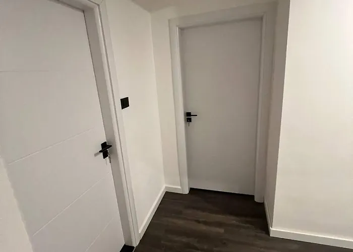 Urban Nest Apartment *