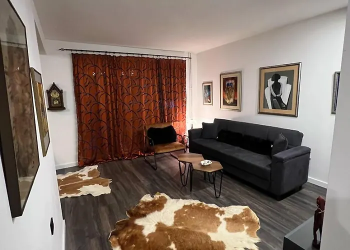 Urban Nest Apartment *